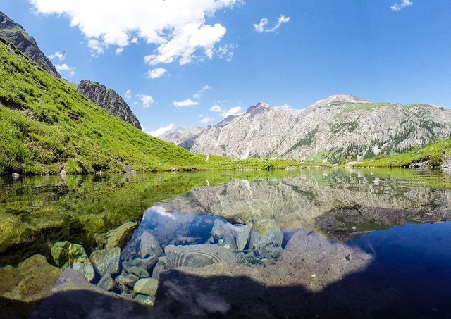 Beautiful-View-of-Rainbow-Lake-In-Domail-Astore-Valley-Gilgit-Baltistan81647718_20168753419.jpg