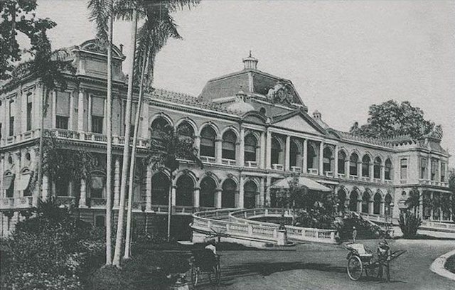 The-original-Norodom-Palace.jpg