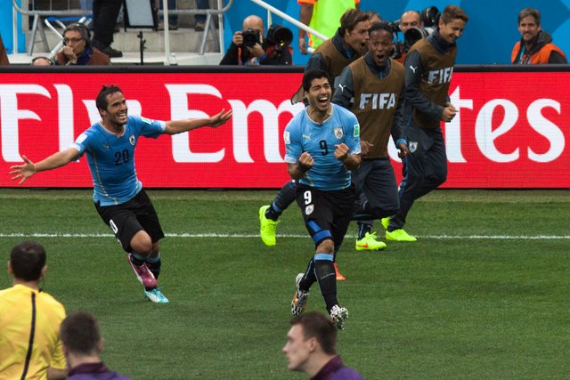 FIFA World Cup 2014 - Uruguay 2 - England 1 - 140619-6454-jikatu (14282608880).jpg