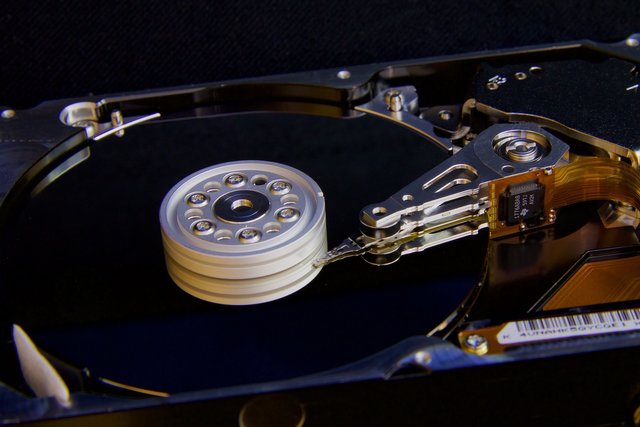 disc-1085275_1920.jpg
