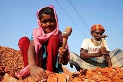 250px-Child_labor_Bangladesh.jpg