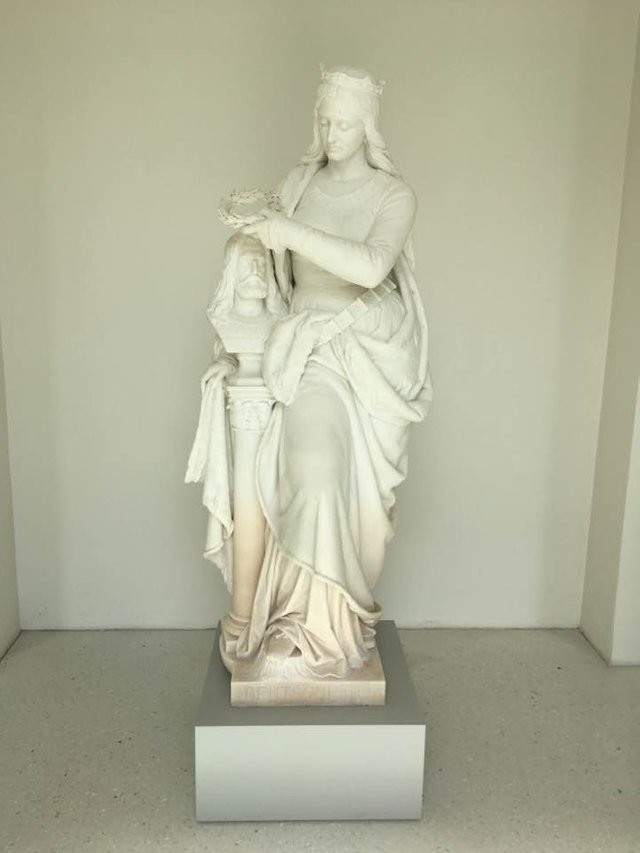 Carl Friedrich Echtermeier (1845-1910) Die Länder der Kunst: Deutschland 1882 Carrara Marmor documenta 14 - Kassel 2017.jpg