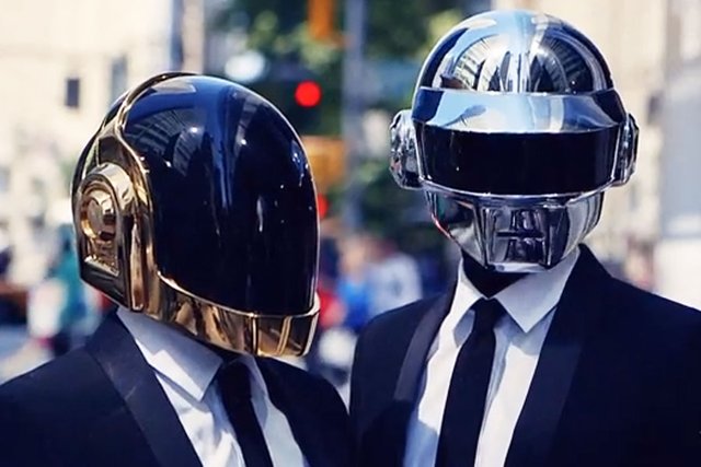 2013DaftPunkVoguePress230713.jpg