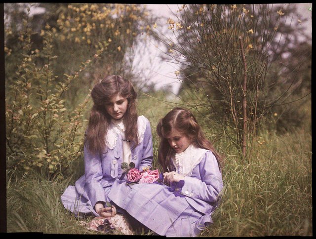 first-color-photos-vintage-old-autochrome-lumiere-auguste-louis-8-593e398d93c33__880.jpg