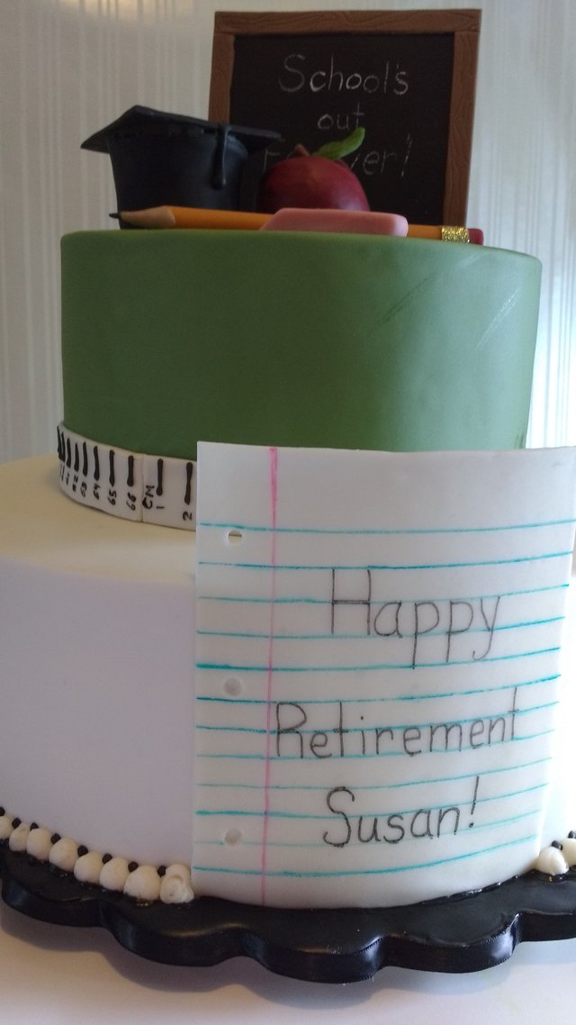 A retirement cake for a very special head teacher – Hours of Fun
