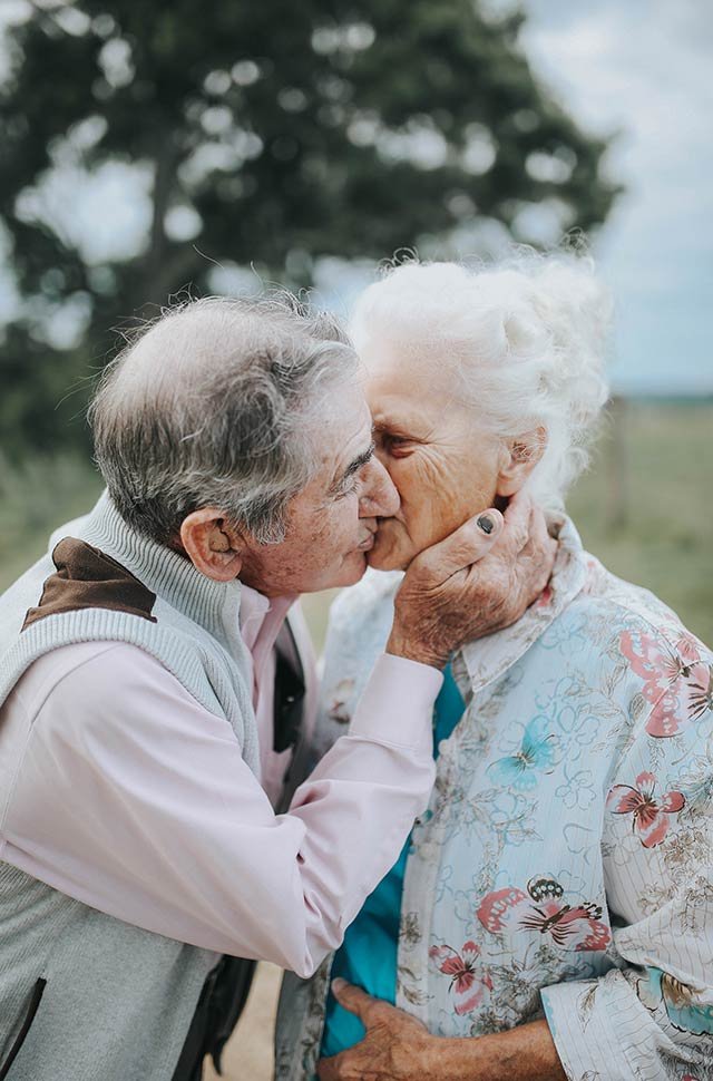 07-this-couples-68th-wedding-anniversary-photoshoot-courtesy-paigefranklinphotography.com_.jpg