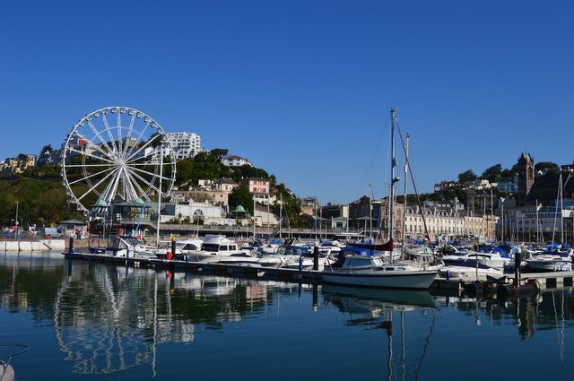 torquay-851605_1920.jpg