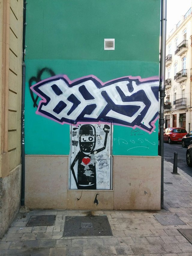 graffiti-valencia-spain-ninja-extraterrestre-love-amor-steemit-trenz (16).jpg