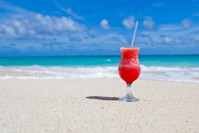 beach-beverage-caribbean-cocktail-68672.jpg