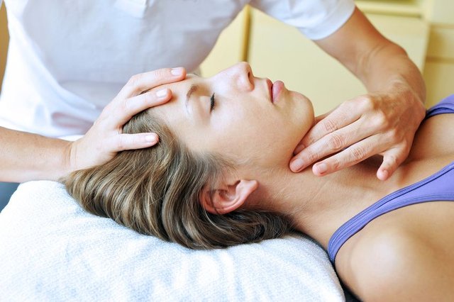 08_alternative_massage_techniques_you_need_to_try_deep_craniosacral_therapy.jpg