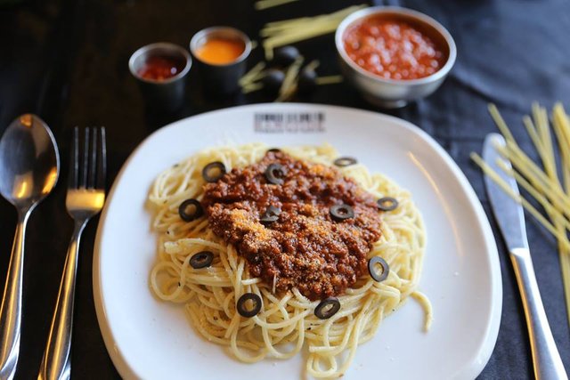 Spaghetti with Chicken bolognese.jpg