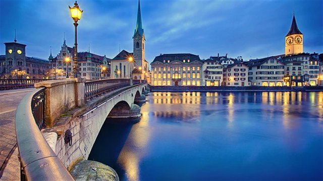 shutterstock_Nataliya_Hora-zurich_mini-c8f7c1539f2e.jpg