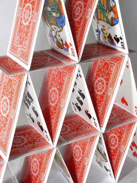 house-of-cards-719701_640.jpg