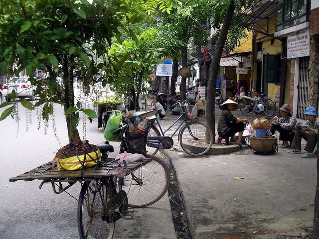 Hanoi street scene.jpg