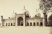 220px-Badshahi_Mosque_taken_by_Unknown_Photographer_in_1870.jpg