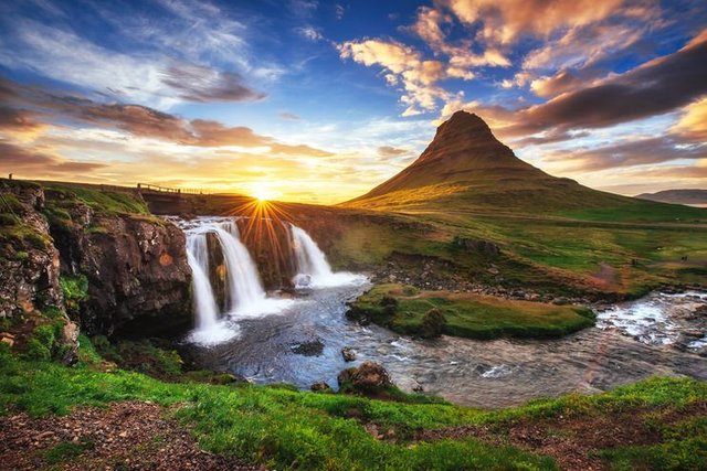 Kirkjufell-Mountain-Snaefellsjokull-National-Park-Iceland-740x494.jpg