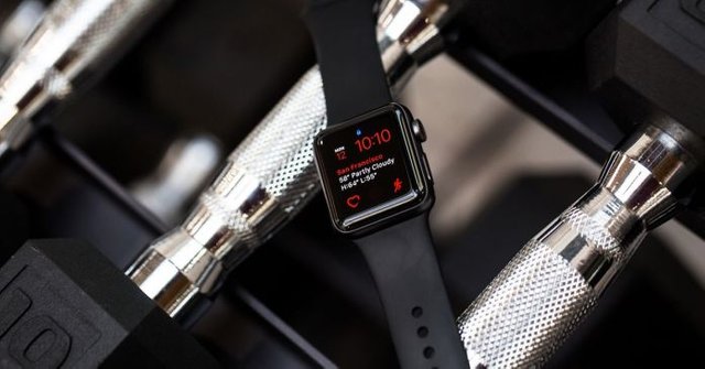 apple-will-restore-some-apple-watch-2-models-that-have-swollen-batteries-or-received-t-power-on-totally-free.jpg