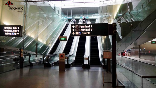 Singapore Metro airport.jpg