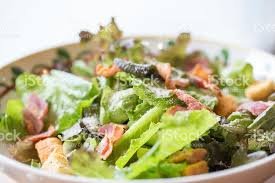 ensalada cesar con tocineta.jpg