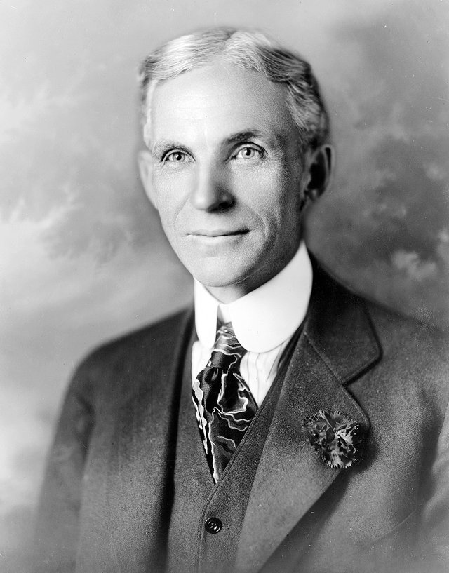 1280px-Henry_ford_1919.jpg