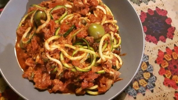 1501008527-zoodles alla puttanesca.jpg