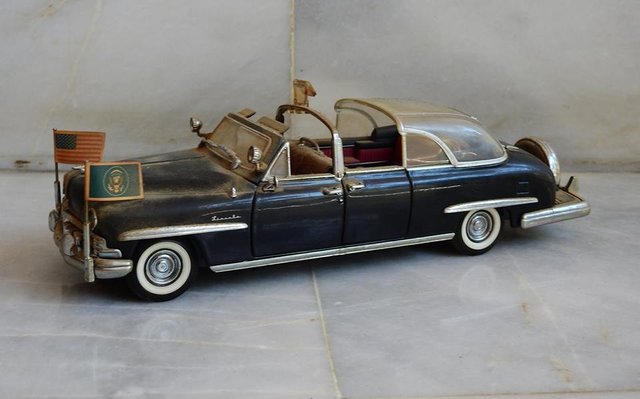 1950 Lincoln Cosmopolitan.jpg