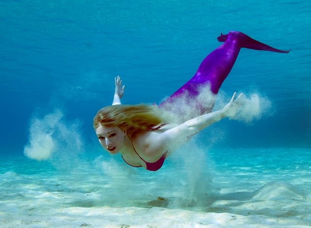 Mermaid_Grace_Swimming_In_The_Med.png