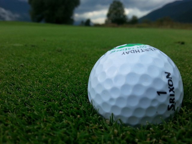 Gewitterstimmung-Close-Golf-About-Golf-Ball-Sport-2494377.jpg