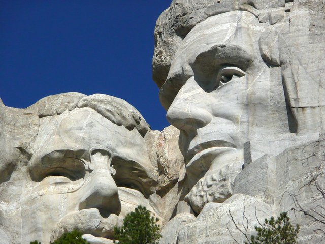 mount-rushmore-national-monument-55481_1280.jpg