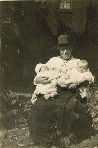 Jane Minness with Donald & cousin Ronnie (2).jpg