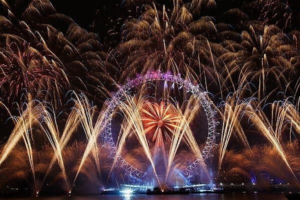 london_eye_new_years_eve_fireworks.jpg