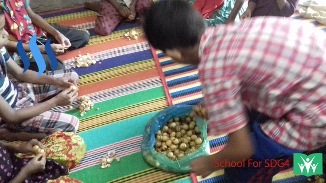 Children are eating fruits.jpg