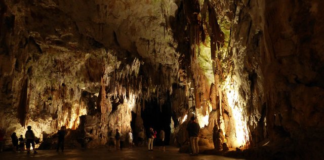 Postojna cave Slovenia.jpg