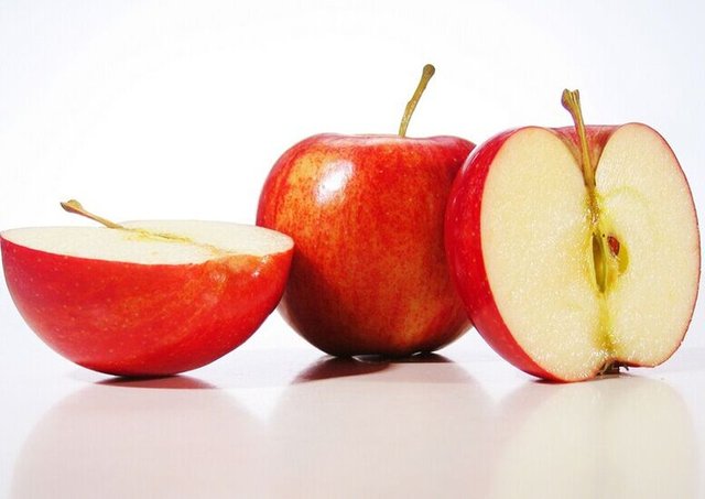 تفاح.jpg