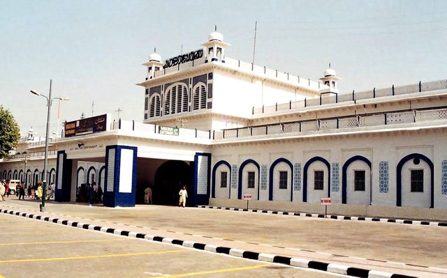 Cantt_Railway_Station_Multan.jpg
