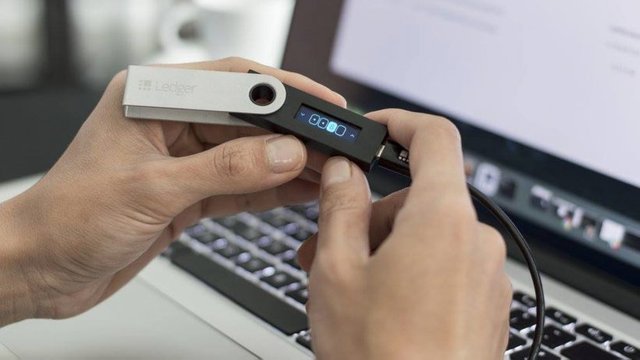 Ledger_Nano_S-820x461.jpg