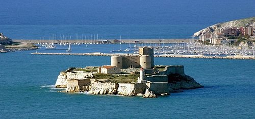 500px-Monte-Cristo_if_castle_-_marseille_France_by_JM_Rosier.JPG