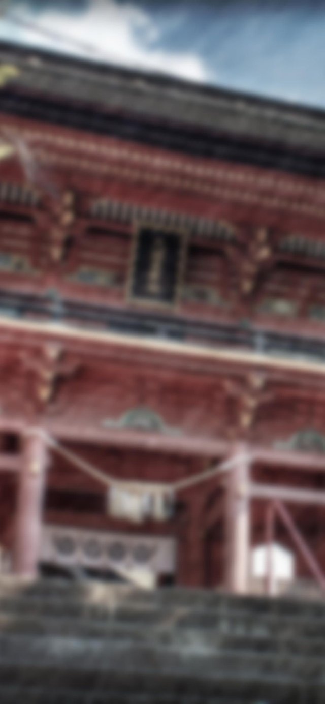 Gate_to_the_Shogun's_Shrine-blurred.jpg