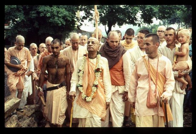 jai-srila-prabhupada-i-want-to-see-a-few-sincere-devotees-not-many-false-devotees-or-pretenders-letter-to-karandara-22nd-dec-1972-2.jpg