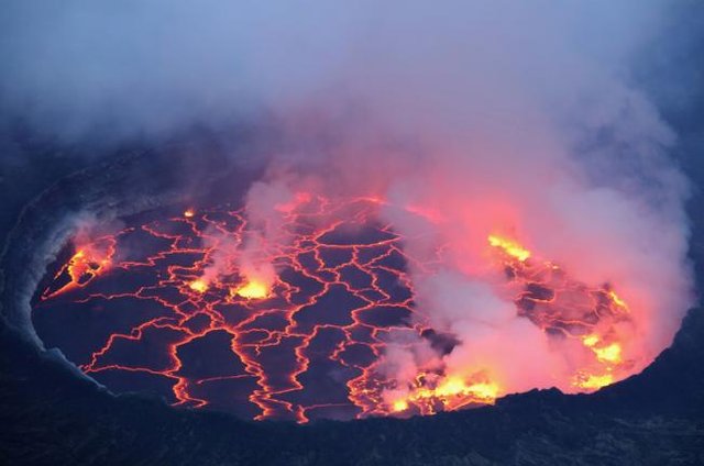 CongoRDC_Nyiragongo_shutterstock_115413067_Photovolcanica.com_Shutterstock.jpg