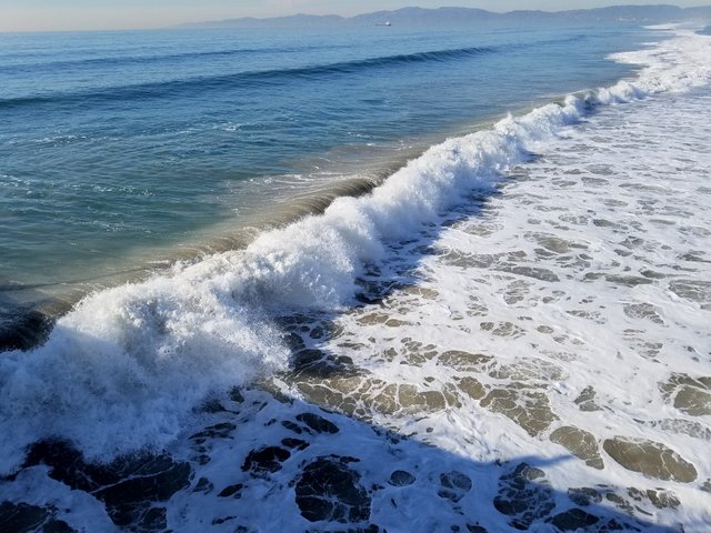 manhattan beach waves.jpg