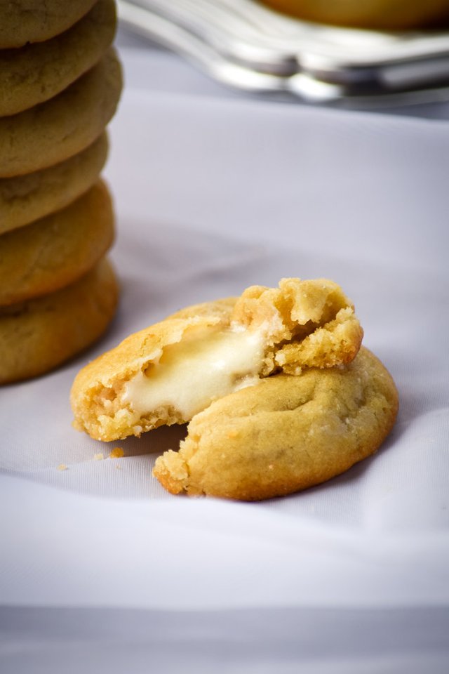 White Chocolate Almond Vanilla Truffle Cookies (3).jpg
