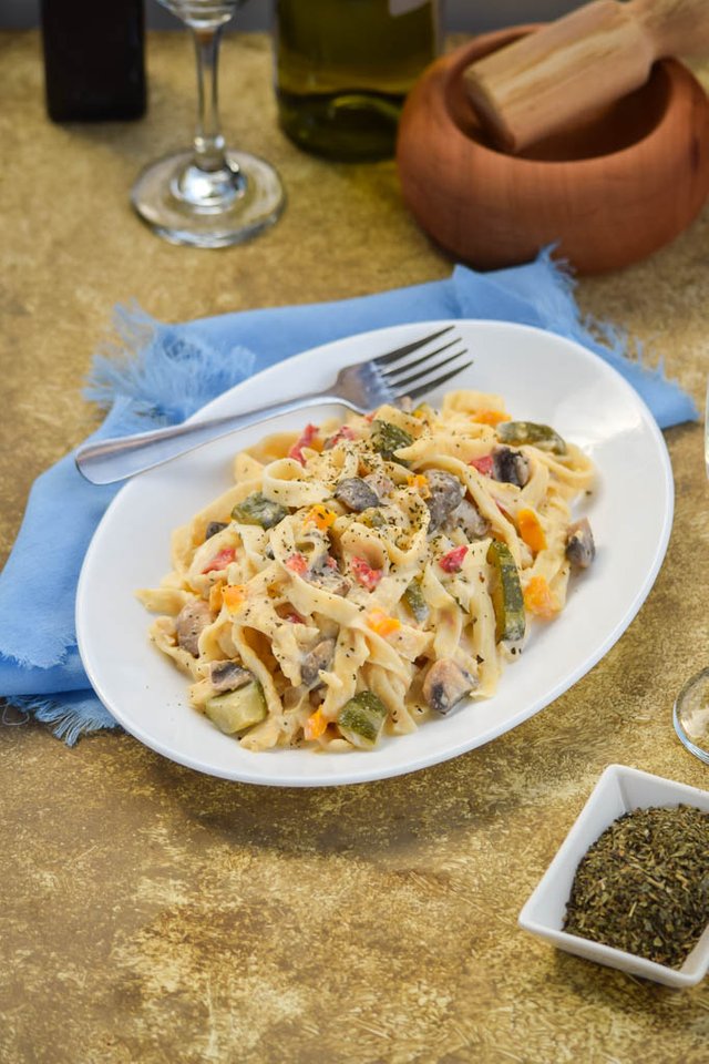 Fettuccine-Alfredo-Primavera-Pasta.1.jpg