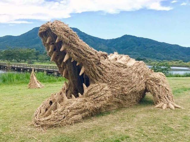 Crocodile Photo-Wara Art Matsuri.jpg