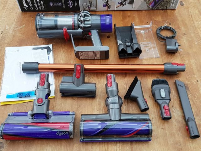 accessoires-dyson-v10.jpg