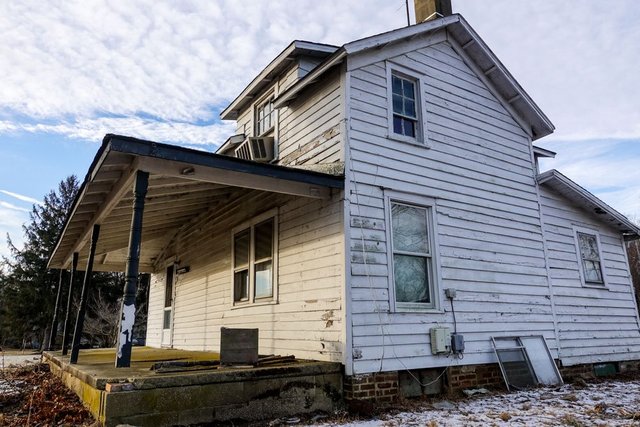 abandoned-house-howell-nj-01-19-2018-1.jpg