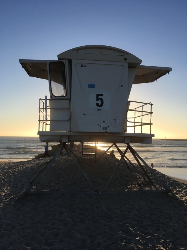 LifeguardTowerNumber5inOceanBeach.jpg