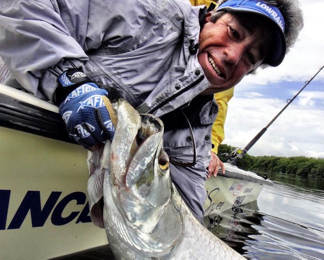 captain omar orraca tarpon fishing.jpg