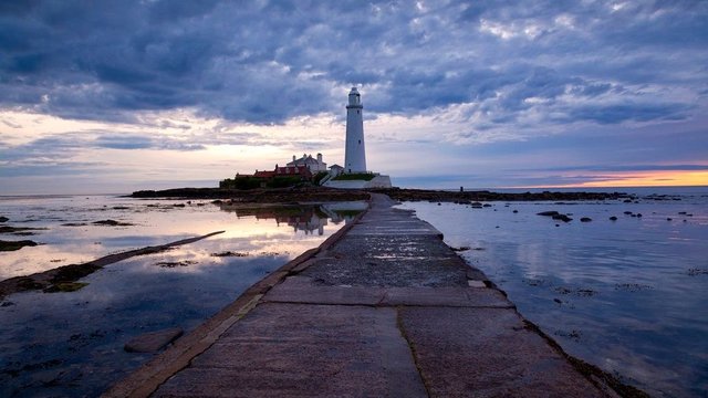 st_mary_s_lighthouse_by_scotto-dbh0n4q.jpg