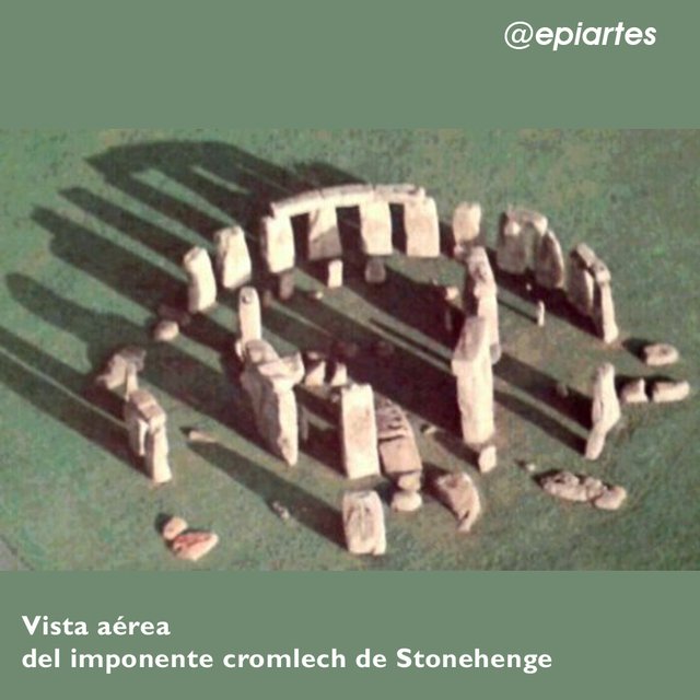 Stonehenge.jpg